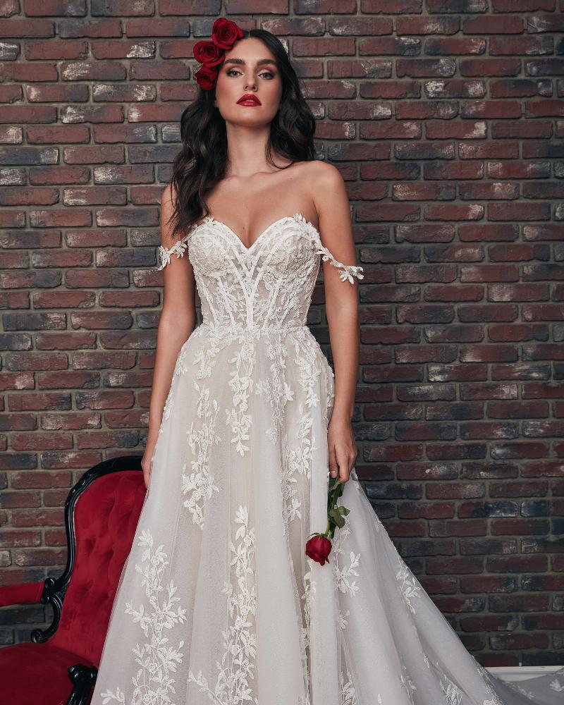 121226 strapless or off the shoulder wedding dress with pockets and a line silhouette3